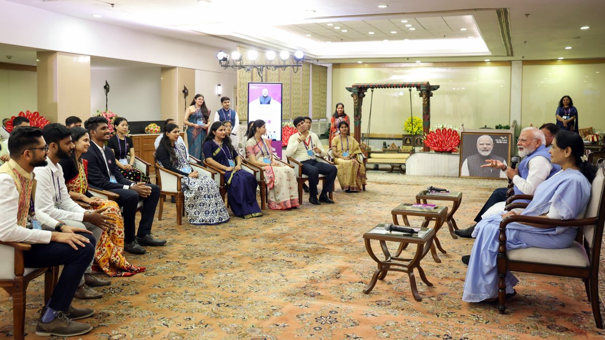 PM Modi interacts with PM-VBRY beneficiaries at Vigyan Bhavan