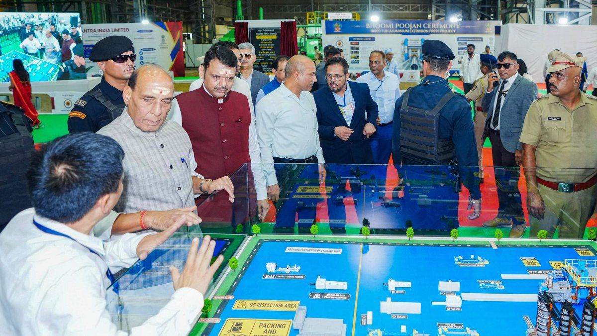 Rajnath Singh inspects aluminium extrusion press model in Nagpur