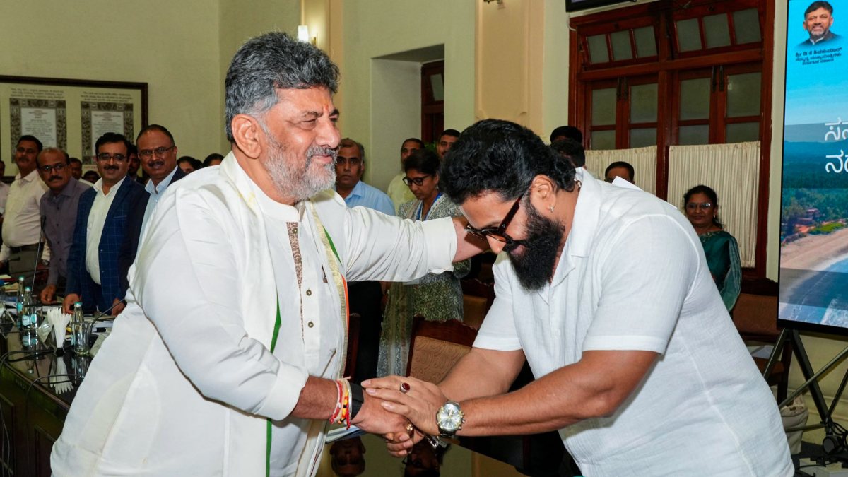 Karnataka CM Shivakumar blesses participant at coastal tourism meet