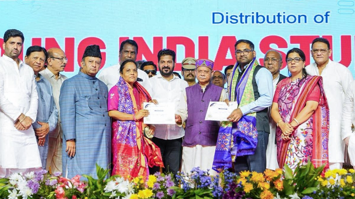 Telangana governor and CM distribute Young India kits, take anti-drugs pledge