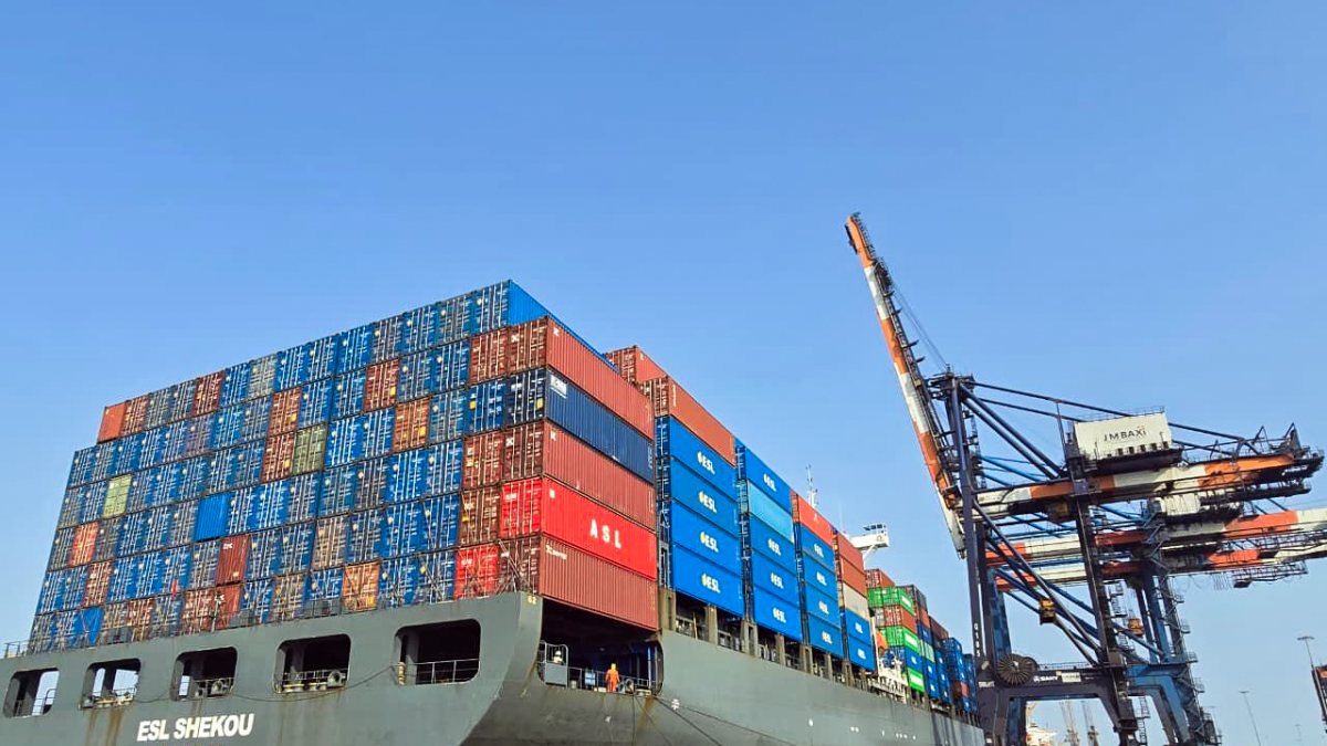 ESL Shekou vessel makes maiden call at Kandla Port