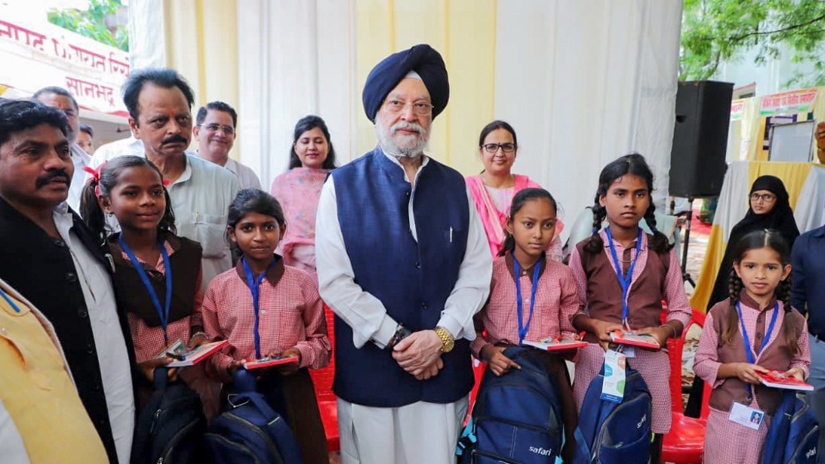 Union Minister for Petroleum and Natural Gas Hardeep Singh Puri in a group…