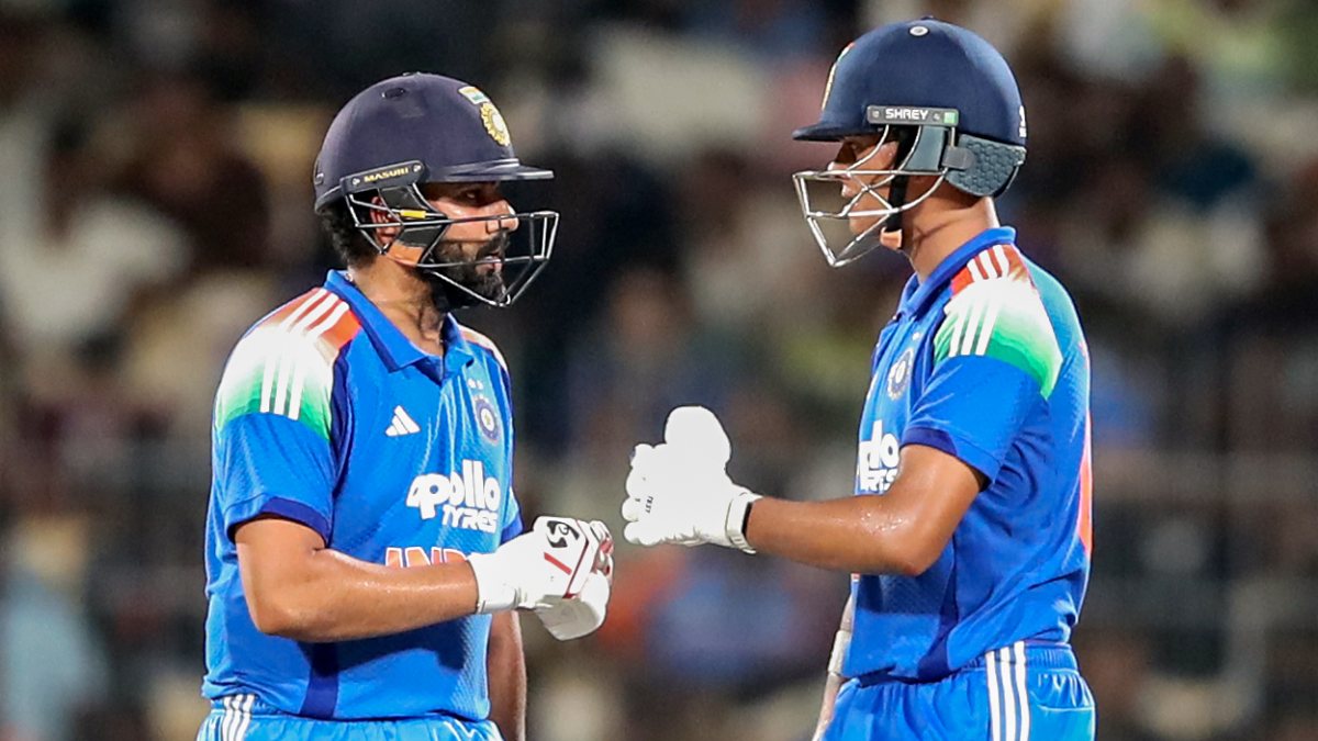 Yashasvi Jaiswal and Rohit Sharma bat in Chennai ODI