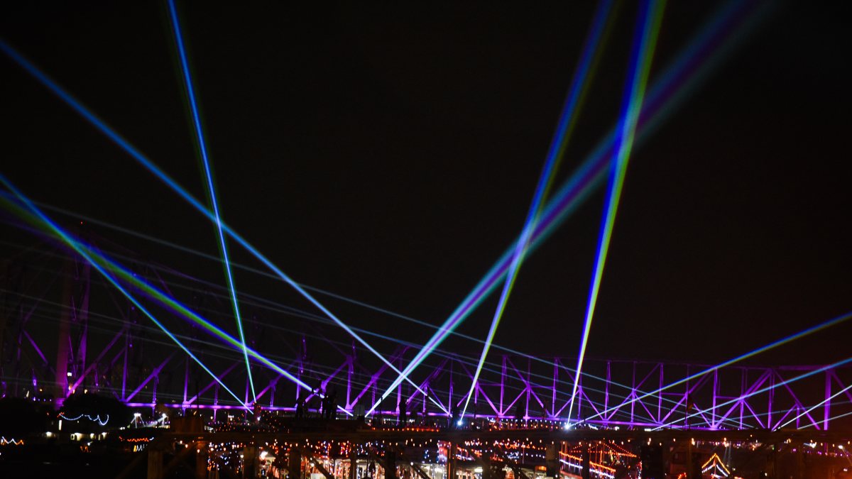 Light show at Howrah Bridge marks International Yoga Day