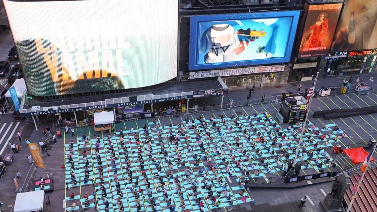 Yoga enthusiasts celebrate 12th International Yoga Day in Times Square