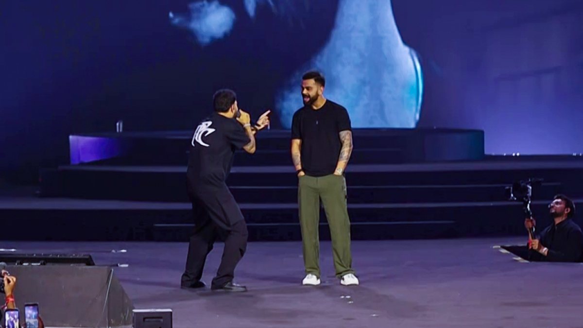 Karan Aujla and Virat Kohli perform at one8 Global Premiere