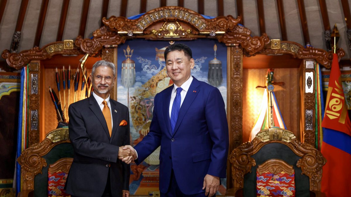 Jaishankar meets Mongolia President in Ulaanbaatar