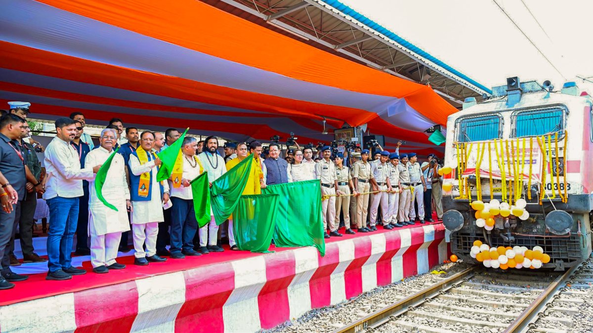 Chhattisgarh CM flags off Somnath Swabhiman Cultural Yatra train