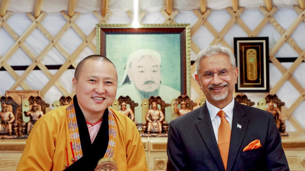 EAM Jaishankar meets Chief Abbot of Gandan Monastery in Mongolia