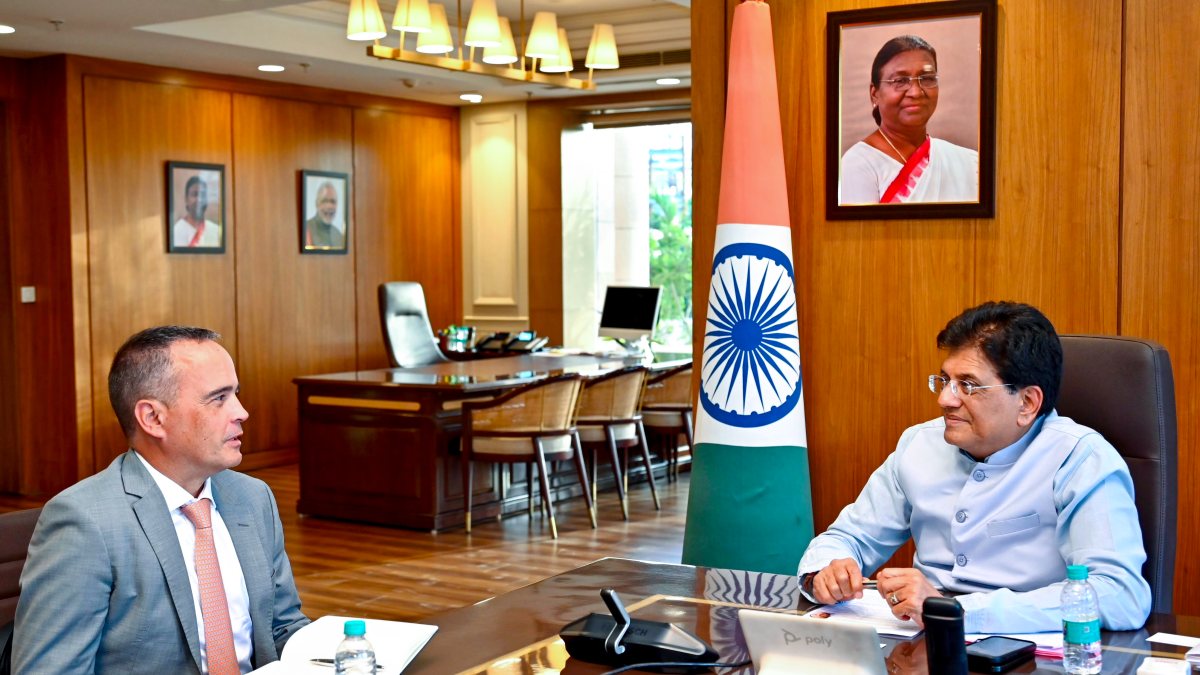 Piyush Goyal meets Safran Aircraft Engines executive in New Delhi