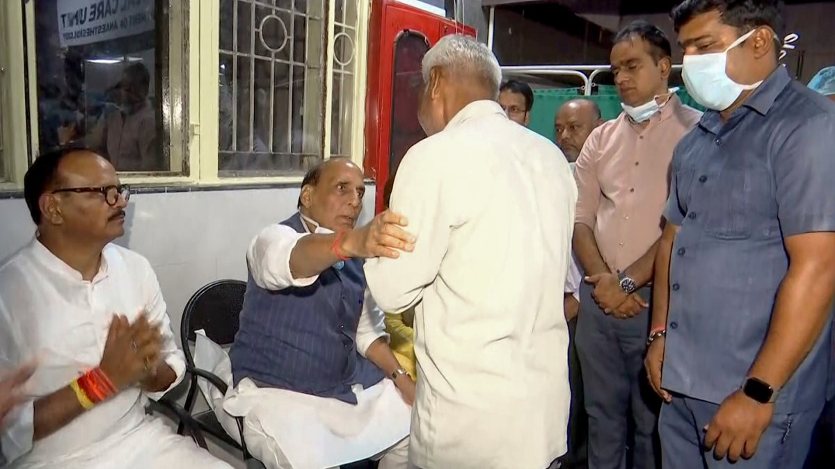 Rajnath Singh meets family of coaching centre fire victim in Lucknow
