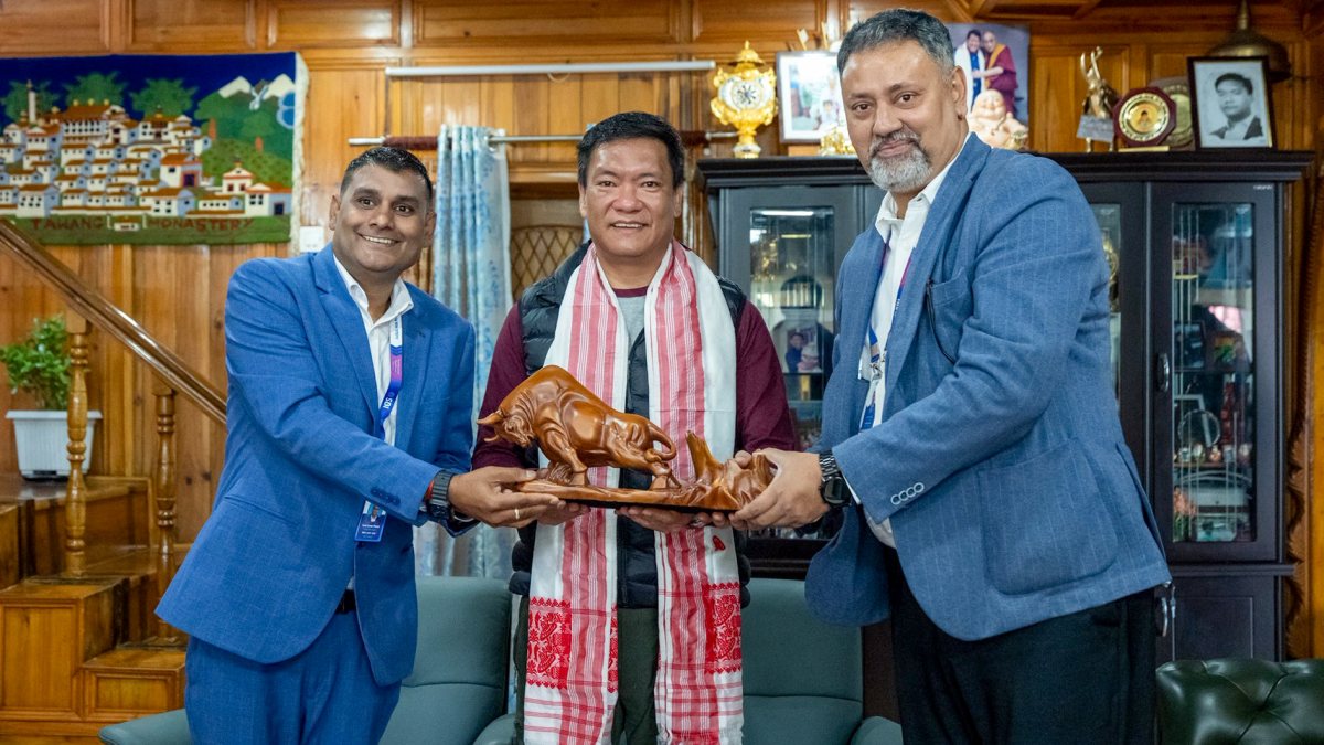 Arunachal CM Pema Khandu felicitated by SBI regional manager