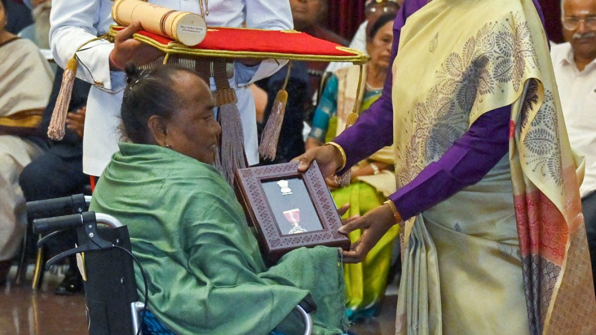 President Murmu confers Padma Bhushan on Shibu Soren posthumously