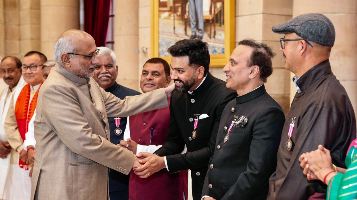 Vice President meets Rohit Sharma at Padma Awards ceremony