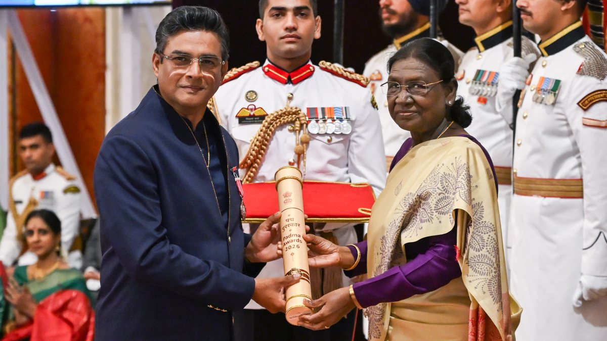 President Murmu confers Padma Shri to actor Madhavan