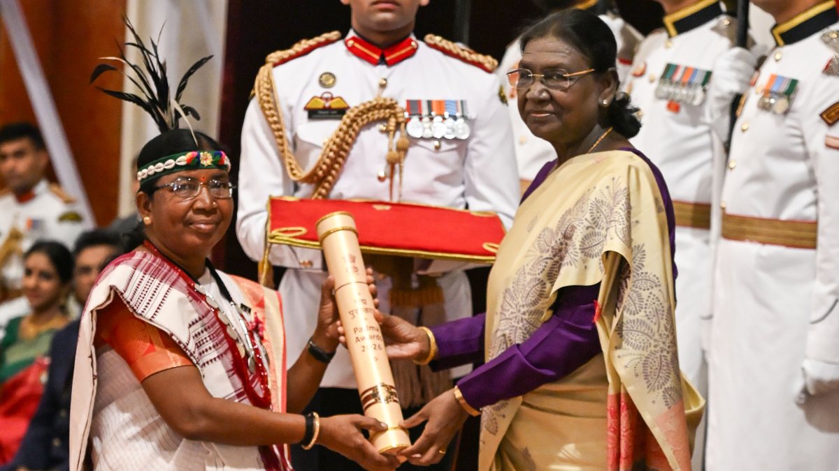 President Murmu confers Padma Shri to Budhri Tati for Bastar public welfare