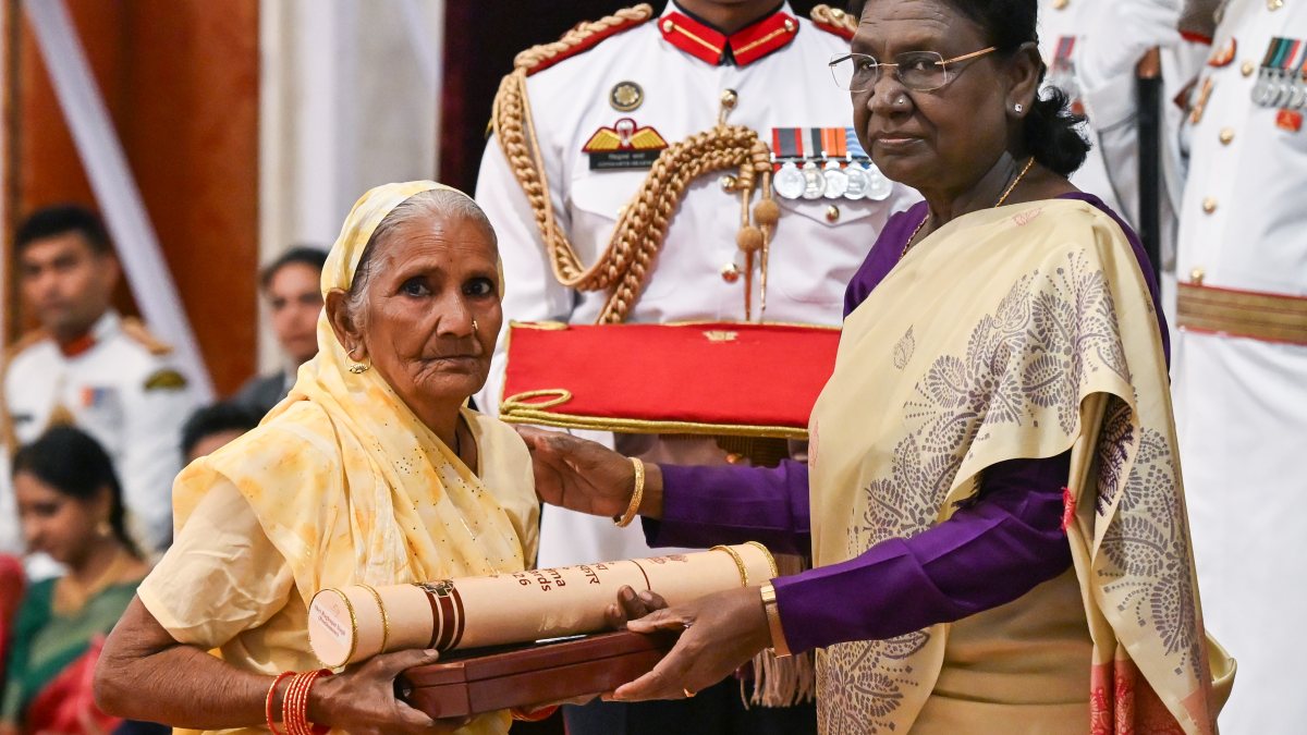 President Murmu confers Padma Shri to late Raghupat Singh