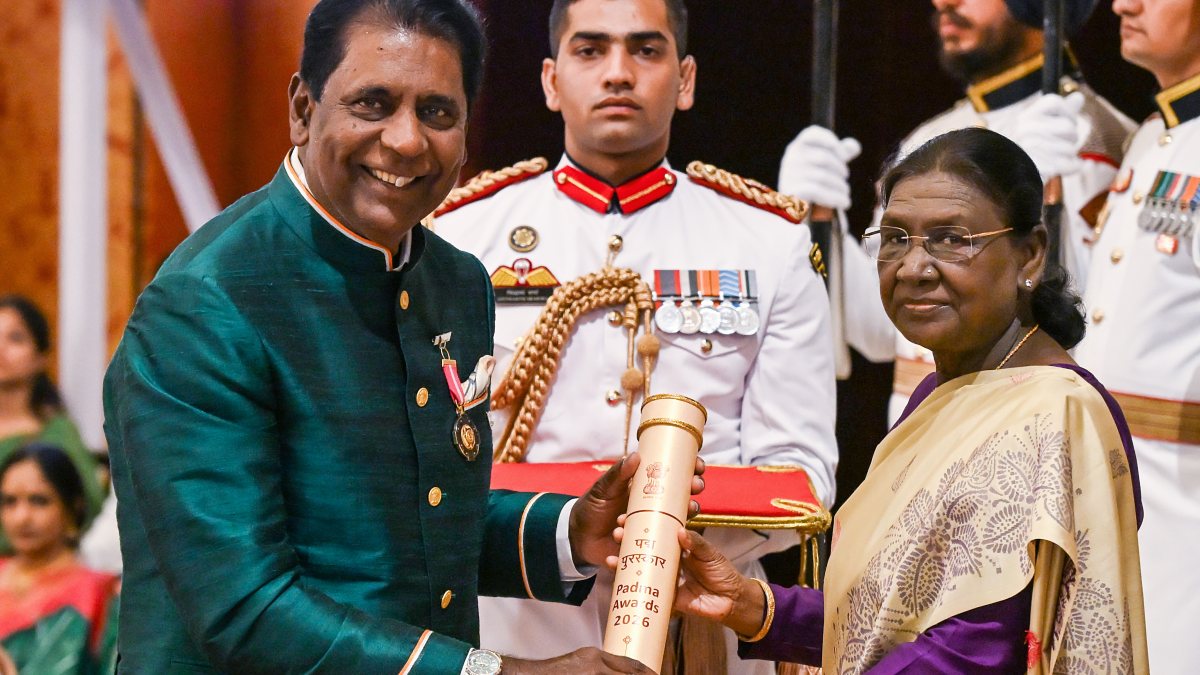 President Murmu confers Padma Bhushan on Dr Vijay Amritraj