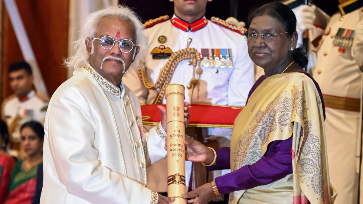President Murmu presents Padma Shri to Tarun Bhattacharya
