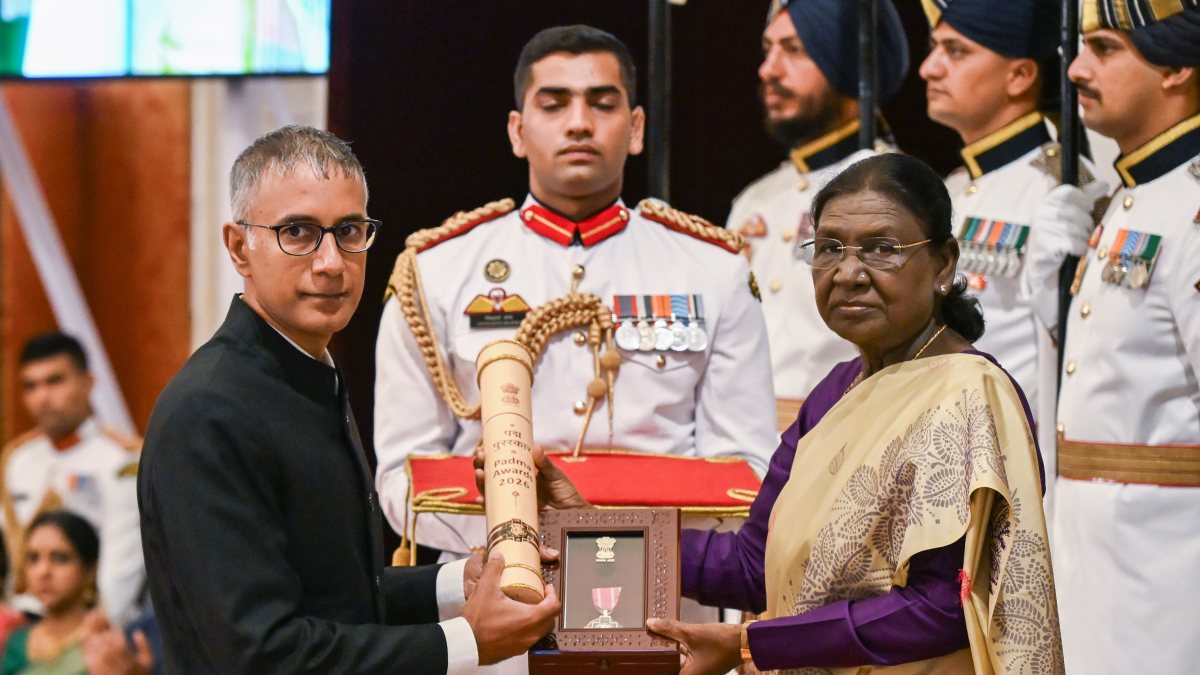 President Murmu presents Padma Bhushan to late TTK Prestige leader