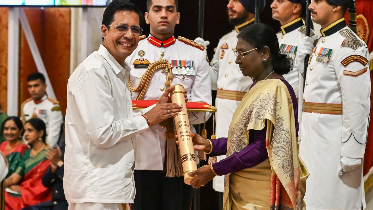 President Murmu presents Padma Shri to IIT Madras director Kamakoti