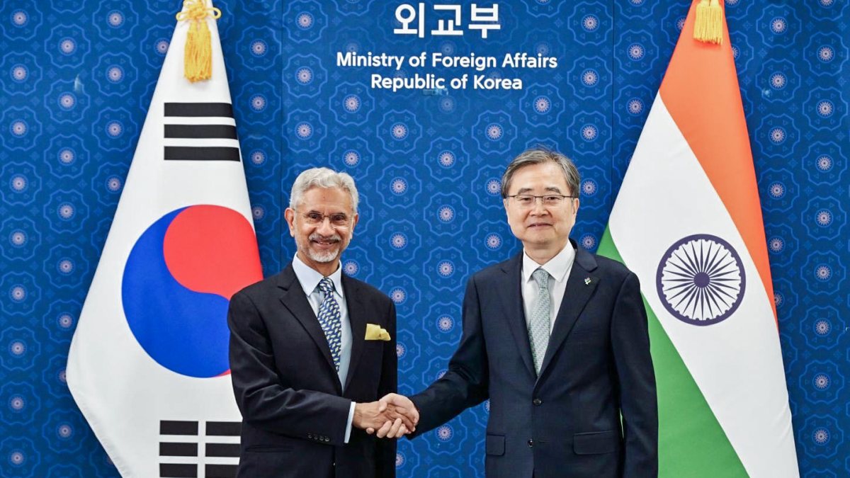 Jaishankar meets South Korean foreign minister in Seoul
