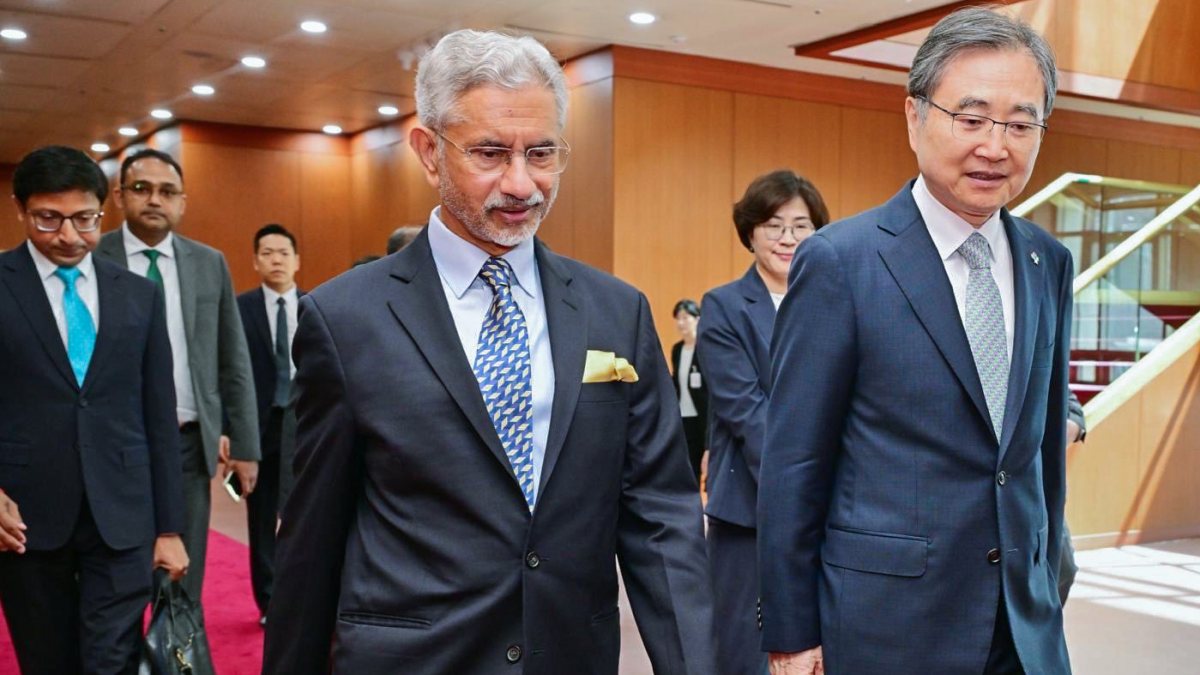Jaishankar meets South Korean foreign minister in Seoul