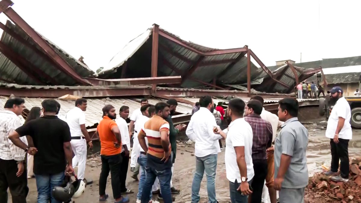 Under-construction godown shed collapses in Kolkata's Taratala