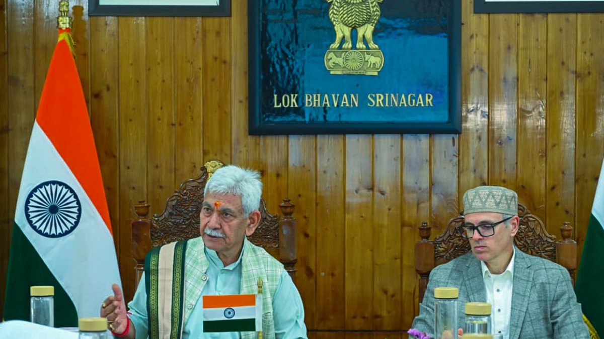 LG Sinha chairs SKUAST Kashmir University Council meeting