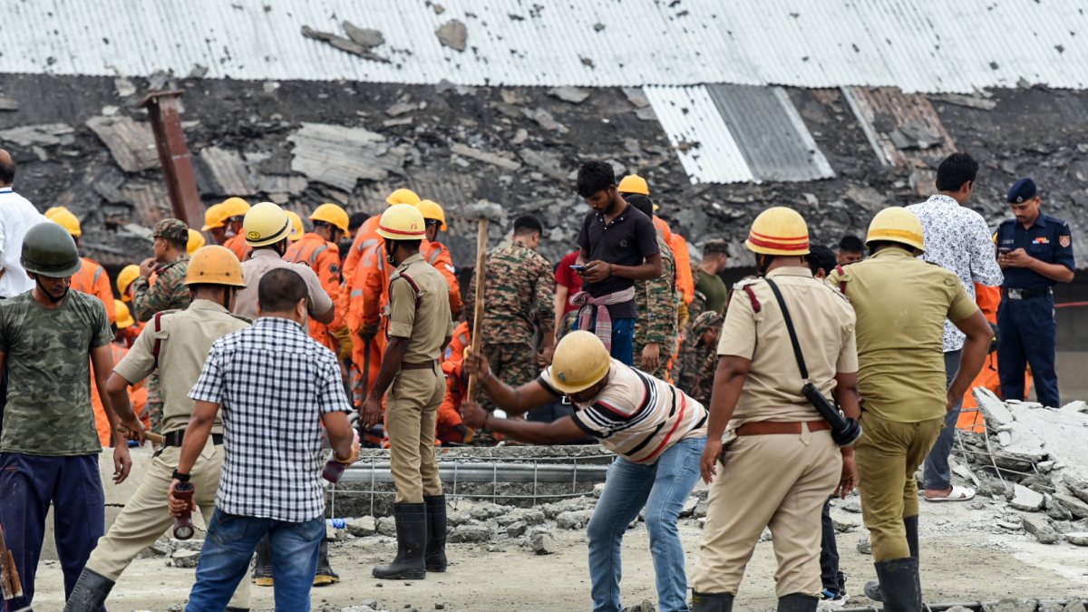 NDRF and army rescue efforts underway after godown collapse in Kolkata
