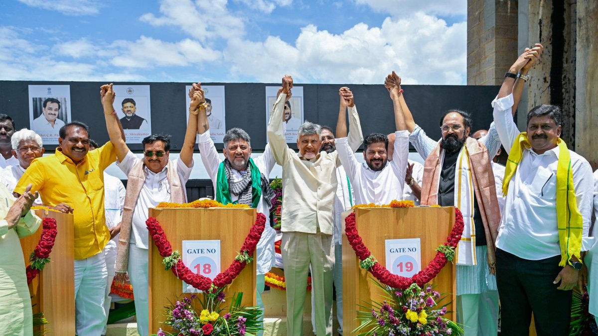 Karnataka CM Shivakumar joins other CMs at Tungabhadra Dam spillway inauguration