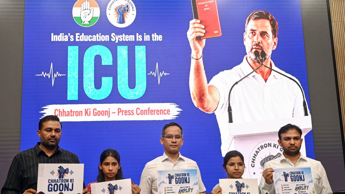 Gaurav Gogoi poses with students at Constitution Club press conference