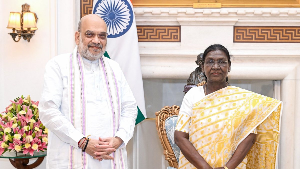 Amit Shah meets President Murmu at Rashtrapati Bhavan