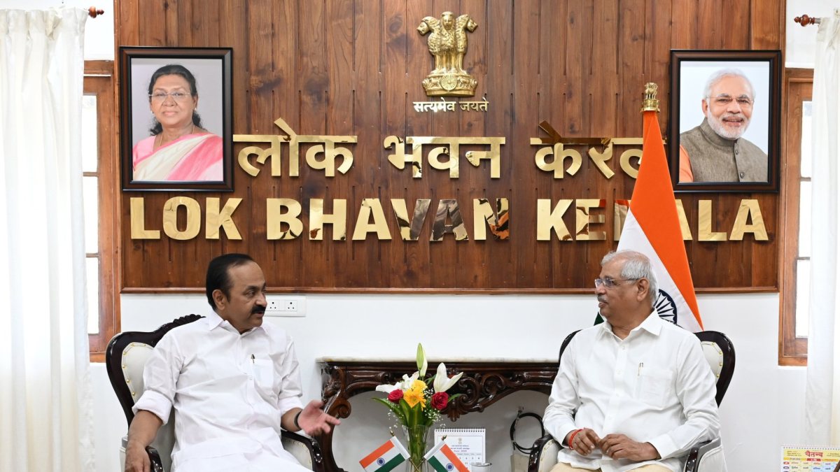 Kerala CM calls on Governor at Lokbhavan