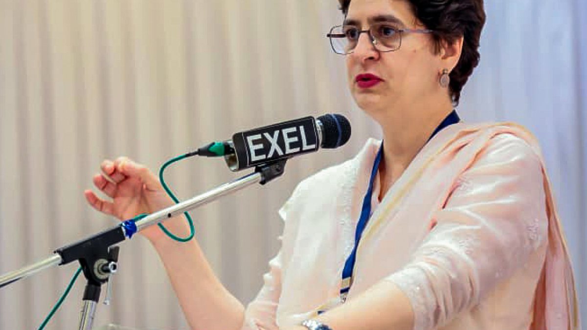 Priyanka Gandhi addresses gathering at Nilambur award ceremony