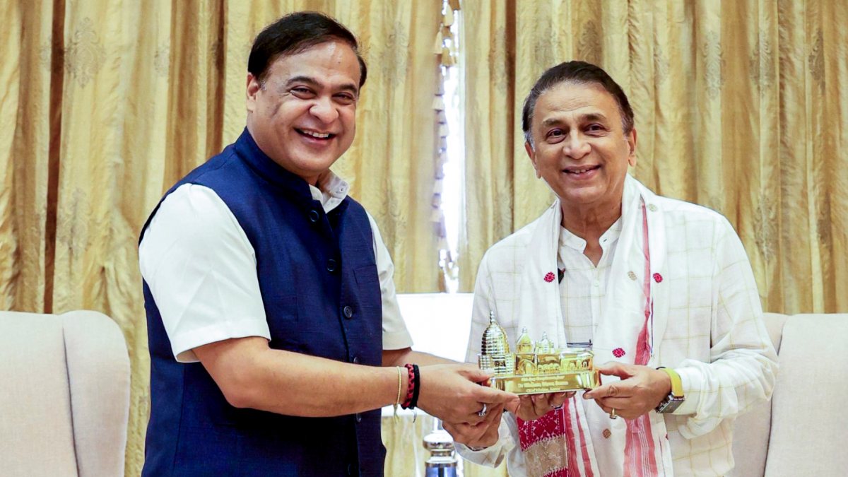 Assam CM Himanta Biswa Sarma felicitates Sunil Gavaskar in Guwahati