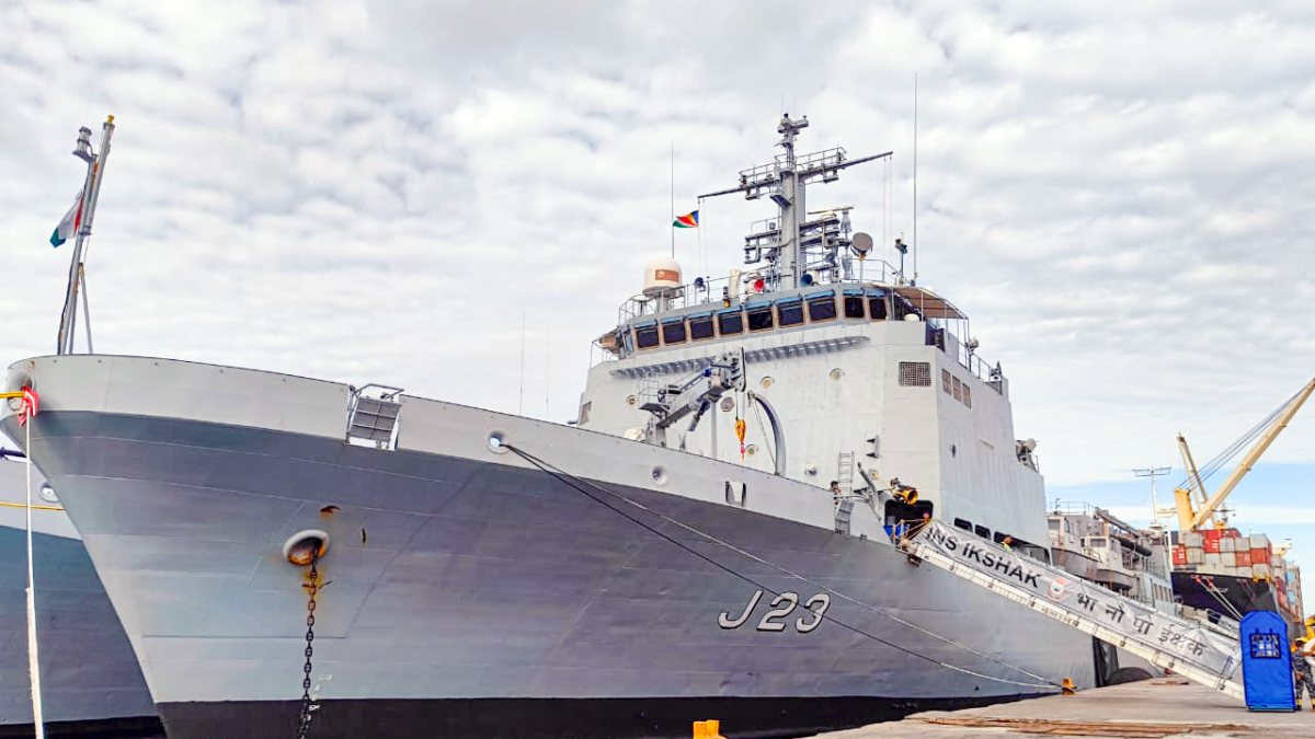 Indian Navy's INS Ikshak arrives in Seychelles for National Day