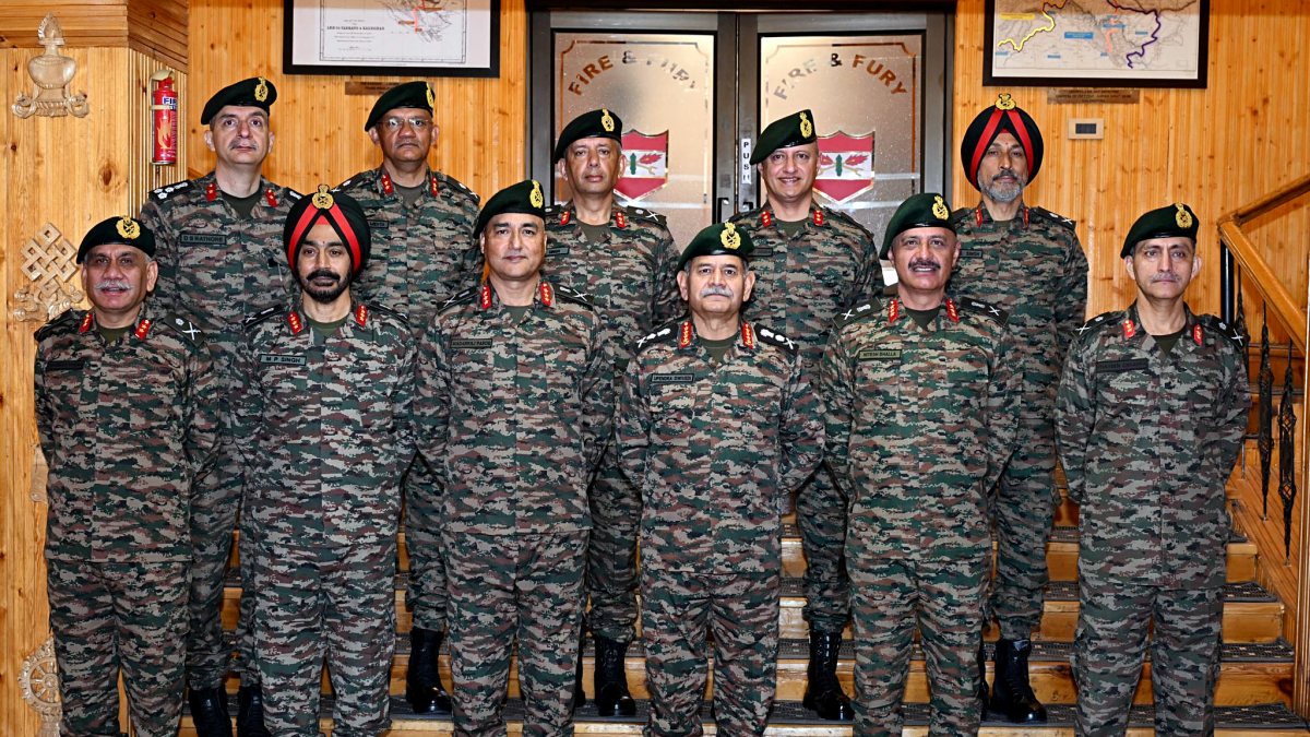 Army chief visits Fire Fury Corps in Leh