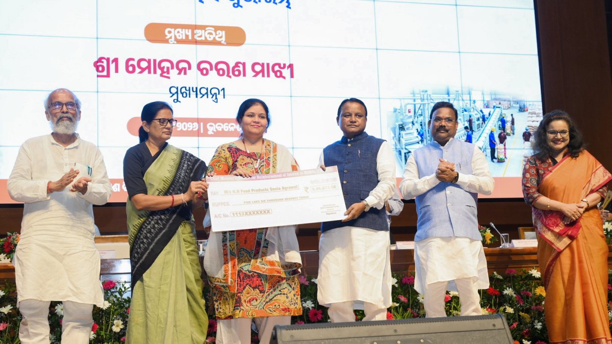 Odisha CM hands cheque to MSME beneficiary at Udyami Odisha event