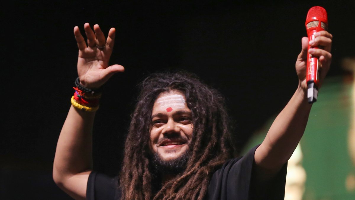 Devotional singer Hansraj Raghuwanshi performs at Shiv event in Amritsar