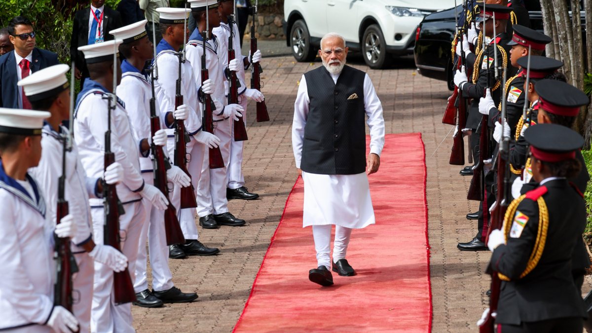 Prime Minister Narendra Modi receives a Guard of Honour, in Victoria on Sunday…
