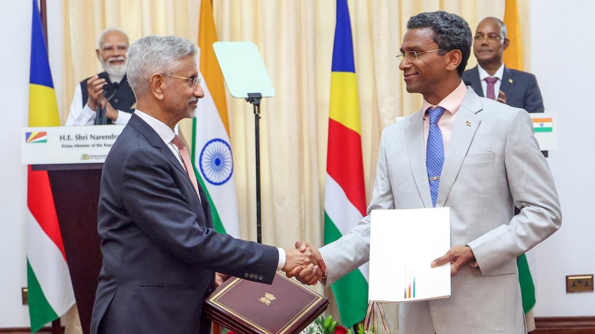 Modi and Seychelles president witness MoU exchange