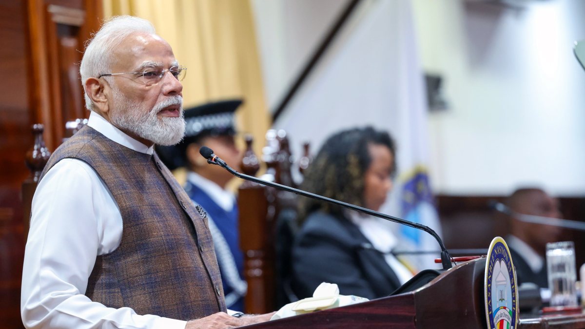 Modi addresses Seychelles National Assembly in Victoria