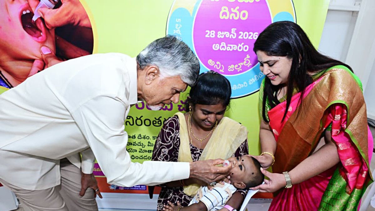 Chandrababu Naidu participates in Pulse Polio drive in Guntur