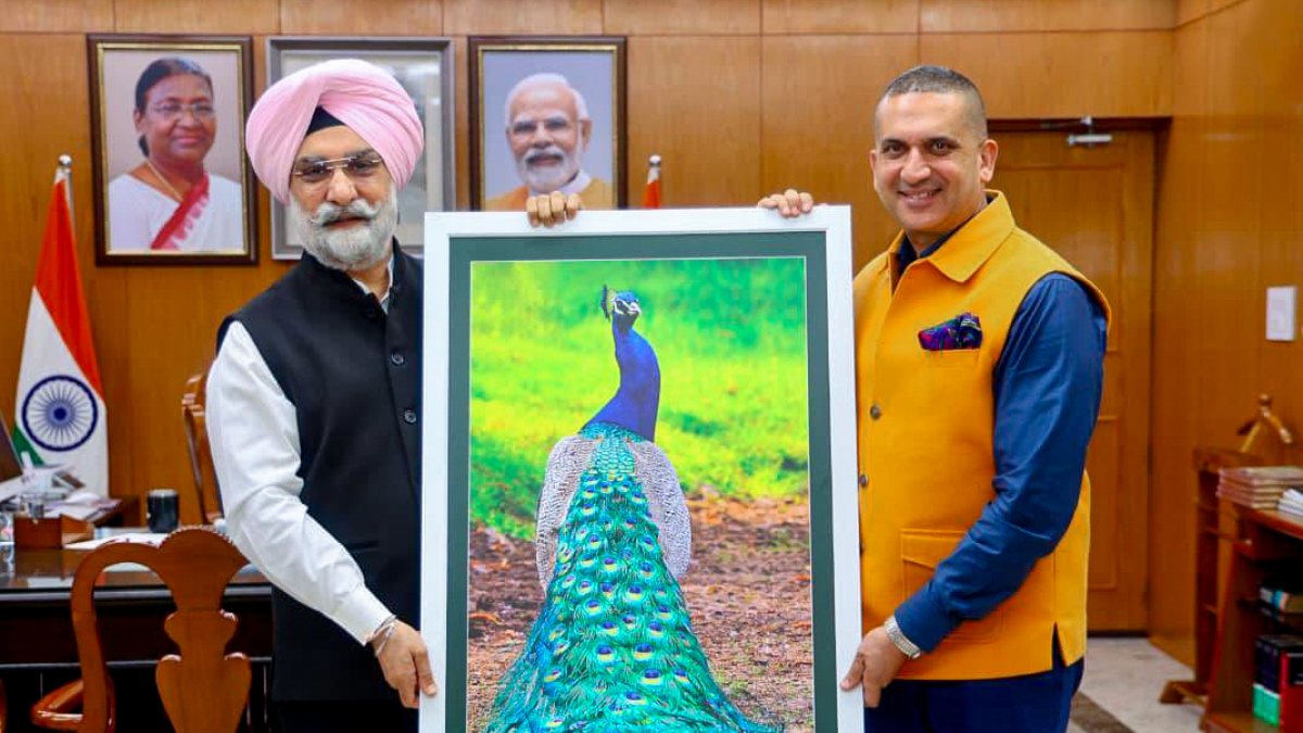Punjab information commissioner meets Delhi LG at Lok Niwas