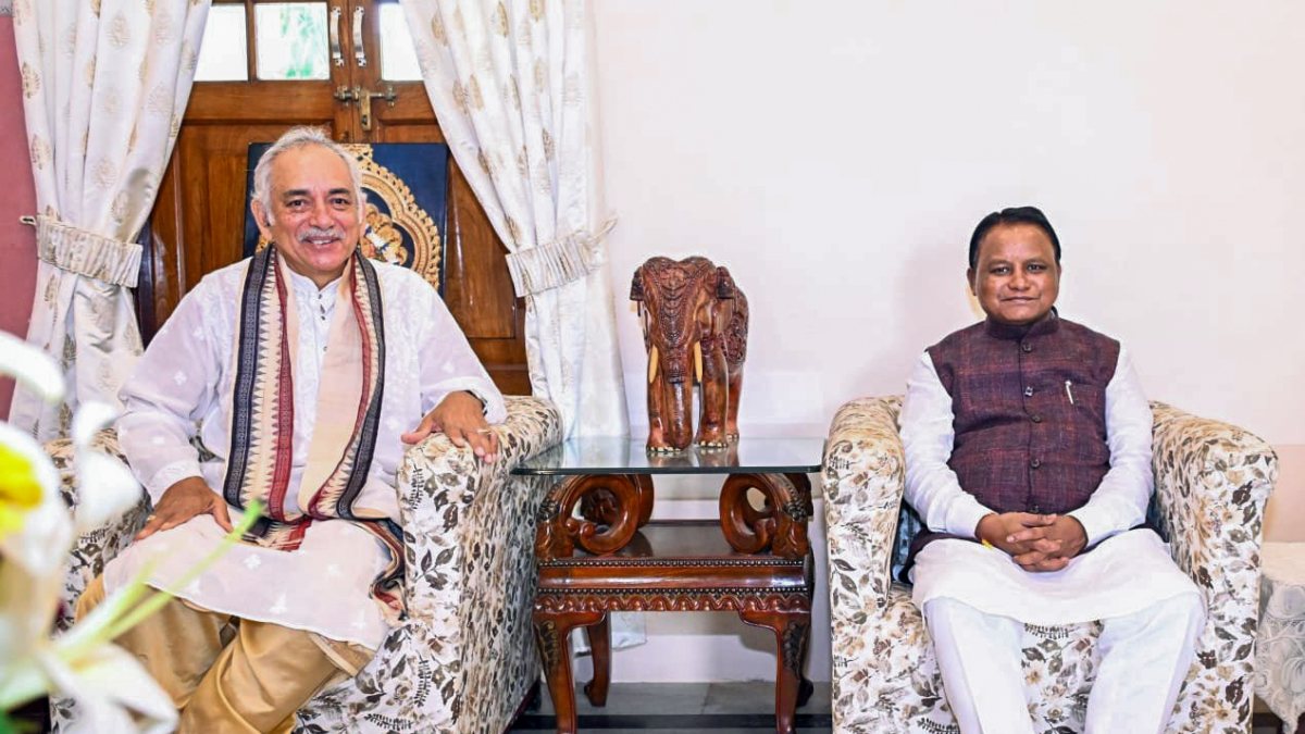 Odisha CM Majhi meets Puri king Gajapati Dibyasingha Deb