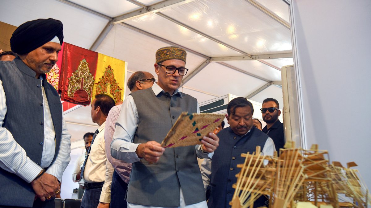Omar Abdullah inaugurates International Buyer-Seller Meet in Srinagar