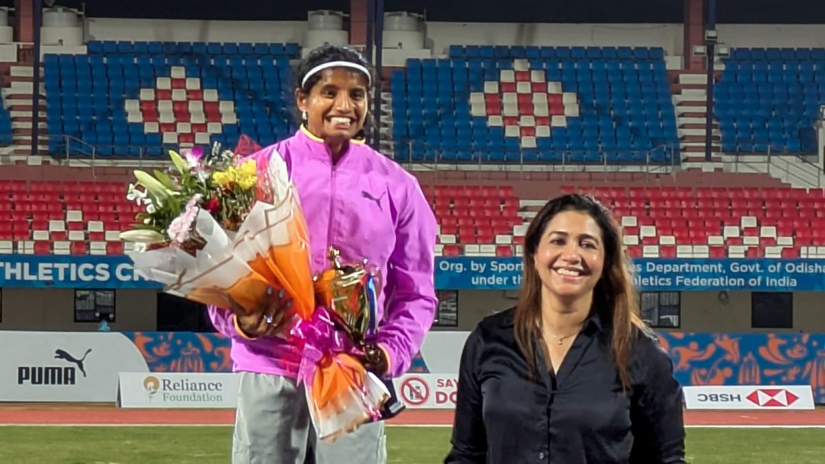 Anju Bobby George felicitates Ancy Sojan after national record