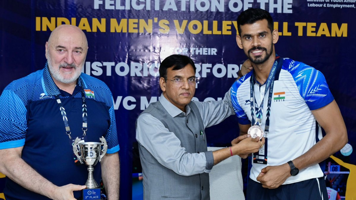 Mandaviya felicitates Indian volleyball team for historic AVC Cup bronze