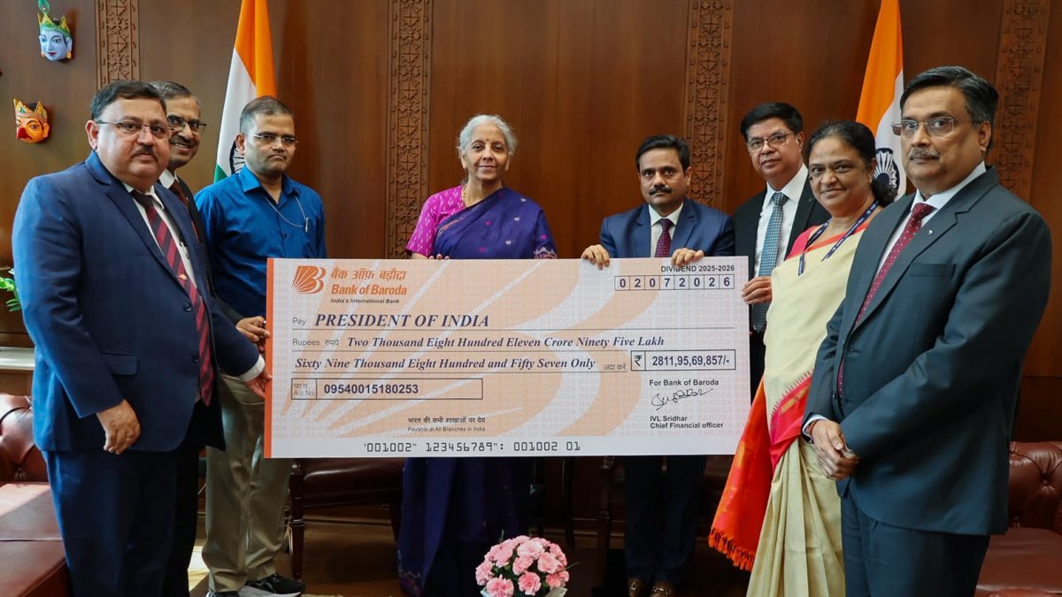 Sitharaman receives Rs 2,416 crore dividend cheque from PNB